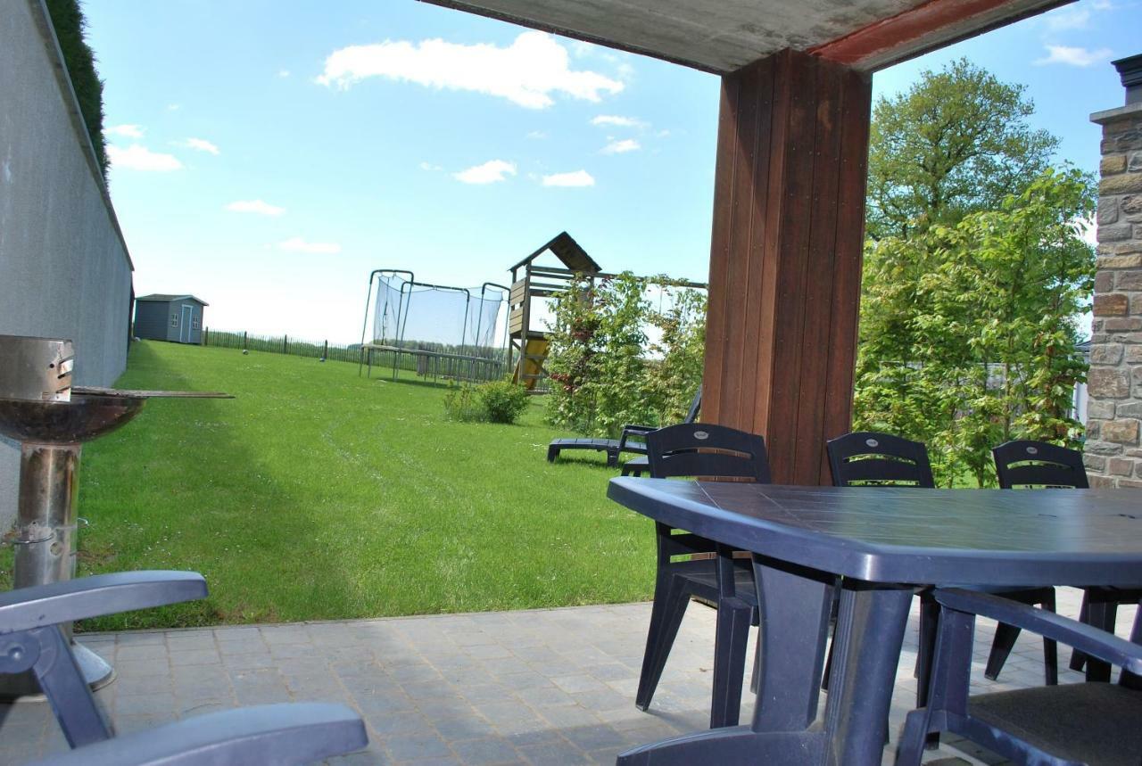 Petite Reine Villa Bertrix Buitenkant foto